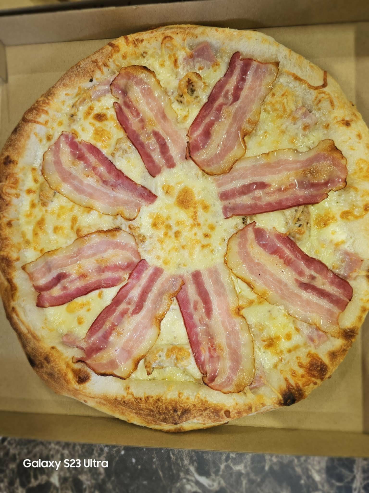 Friss pizza a Kele Csárdából